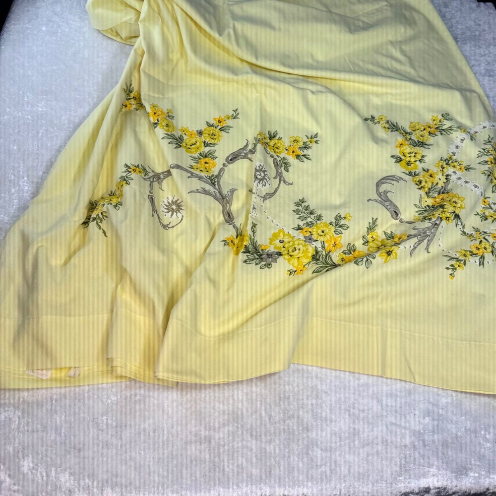 J.P. Stevens Flat Sheet Full Yellow Floral Vintage 1978 Cotton Blend